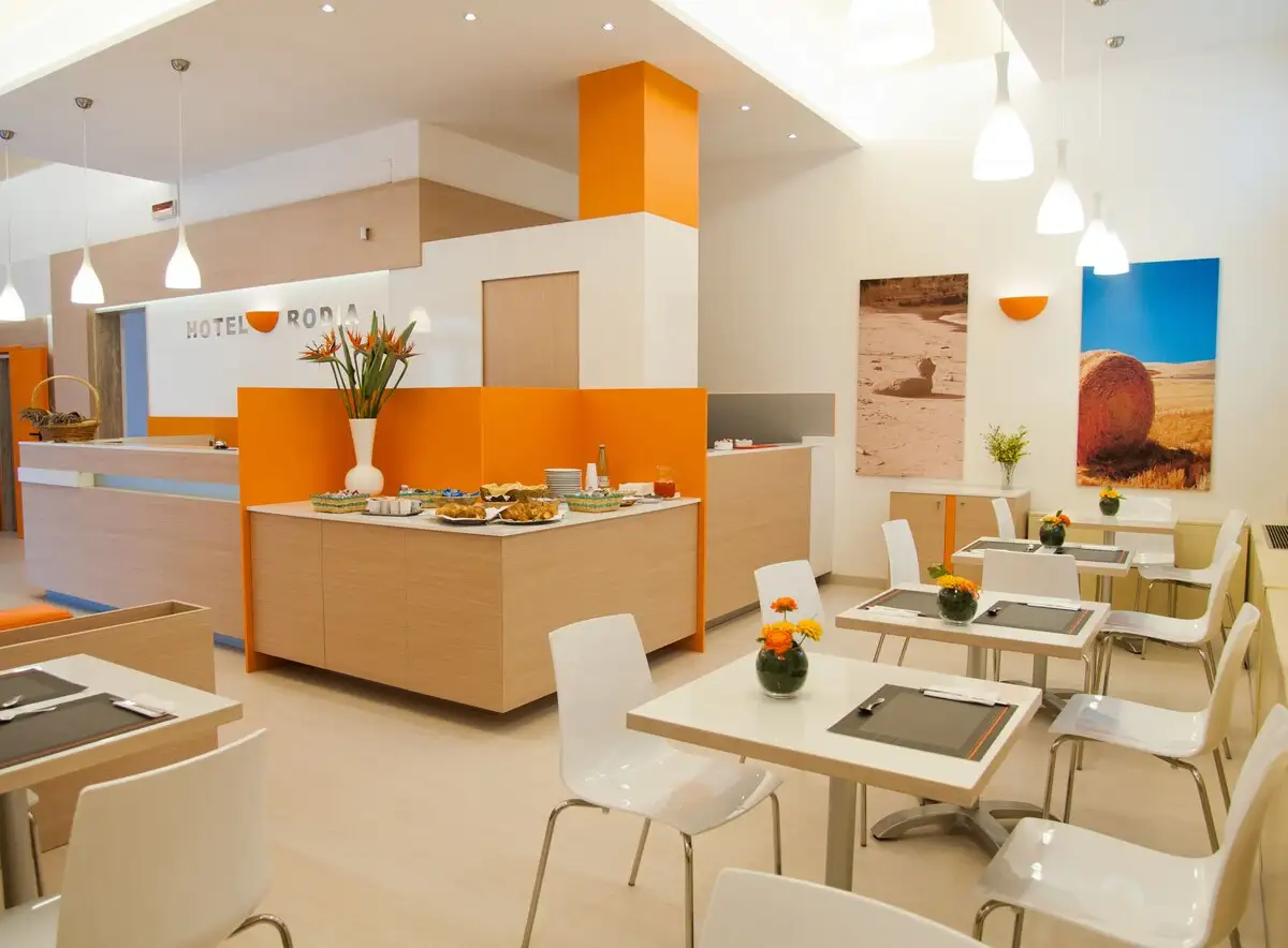 Hotel Rodia restaurant and breakfast room
